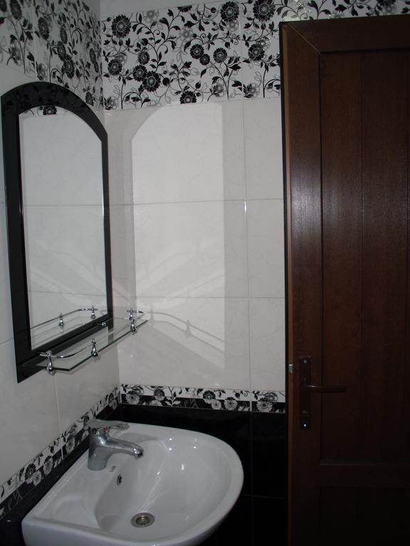 Suliko Guest House Batumi Rum bild