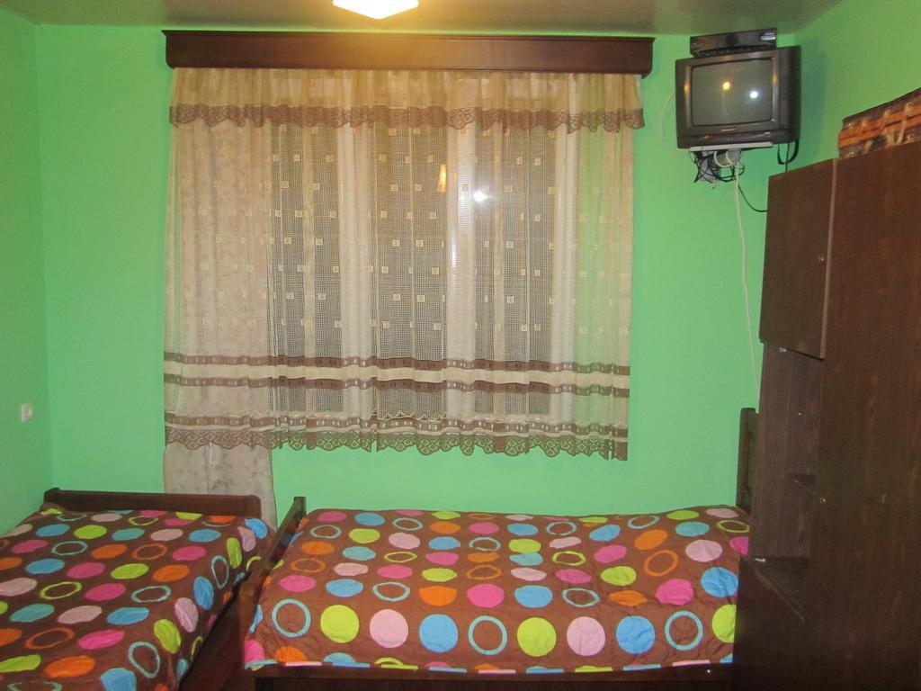 Suliko Guest House Batumi Rum bild