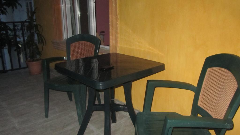 Suliko Guest House Batumi Rum bild