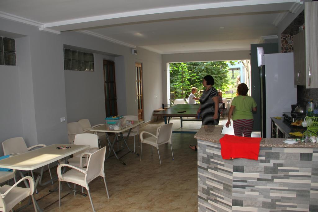 Suliko Guest House Batumi Exteriör bild