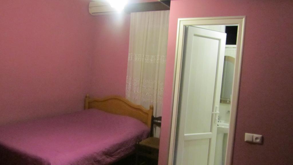 Suliko Guest House Batumi Exteriör bild